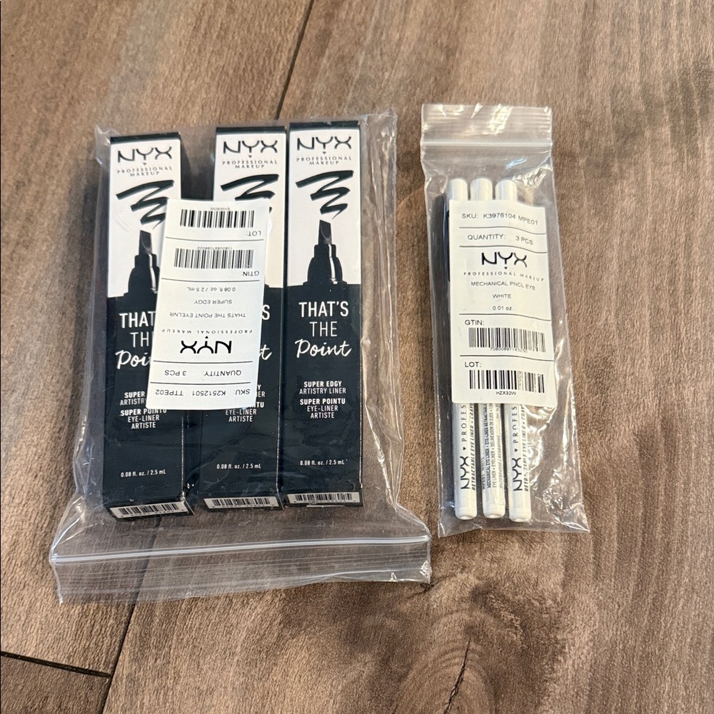 NYX Black Eyeliner and white Pencil Set